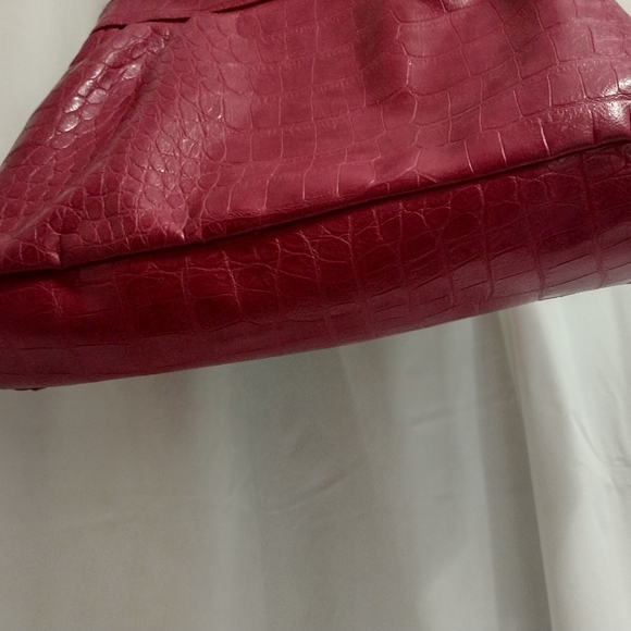 Bueno Red Crocodile-Embossed Shoulder Bag - Picture 7 of 15
